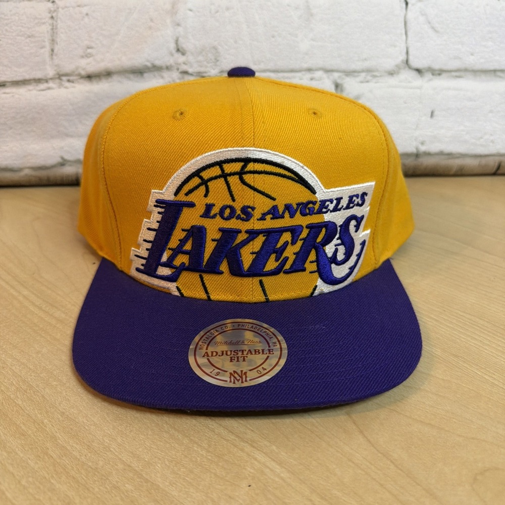Mitchell & Ness Los Angeles Lakers NBA Snapback Hat Yellow Purple Flat Brim